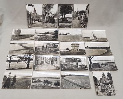 plusieurs photos en noir et blanc montrant un ensemble de bâtiments posés sur une table