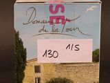 une boîte en carton sur laquelle est représenté un bâtiment