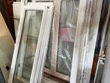 many different types of windows in this room
