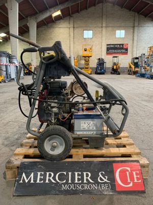 a machine that is sitting on a pallet in a warehouse