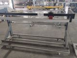 une machine qui se trouve au milieu d'une usine