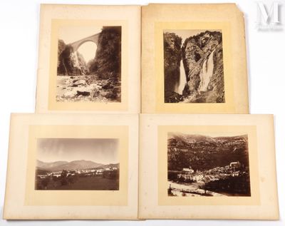 quatre vieilles photographies en noir et blanc représentant des montagnes et un pont