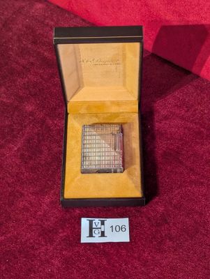 Briquet Dupont dans sa boite d'origine - Numéroté 81IEE97 -