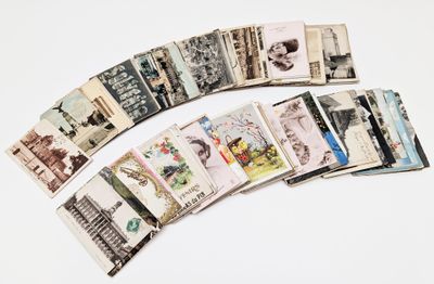 ENSEMBLE DE CARTES POSTALES diverses (contenues dans une boi…