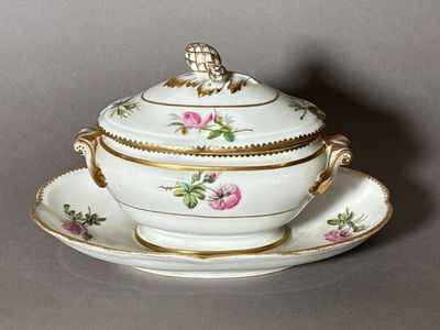 PARIS Saucière couverte en porcelaine blanche à décor polych…