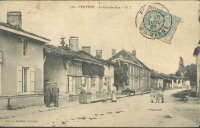 CPA : Perthes (Seine-et-Marne) - La Grande-Rue