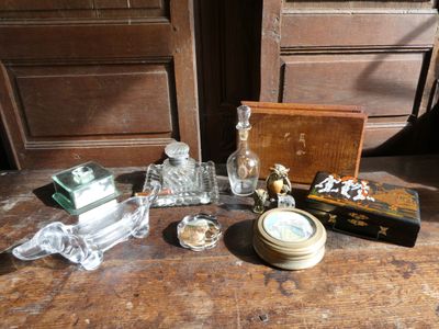Coffrets et objets de vitrine dont boite ronde en laiton, boite miroir - Photo 1