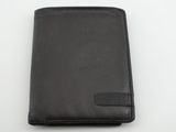 un portefeuille en cuir noir posé sur une surface blanche