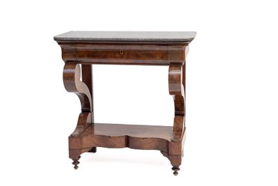 l'image d'une petite table avec un tiroir
