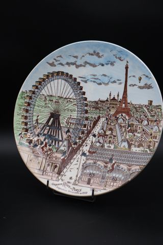 Plat en faïence commémoratif de l’exposition universelles de 1900