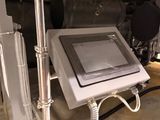 a picture of a machine that is sitting in a room
