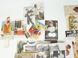 beaucoup de vieilles cartes postales sur la table