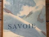un livre sur lequel figure l'image d'une baleine