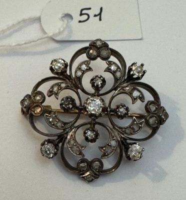 Broche en or rose et argent - XIX éme - entièrement sertie d…