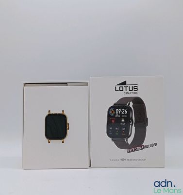 une image représentant une boîte contenant une montre