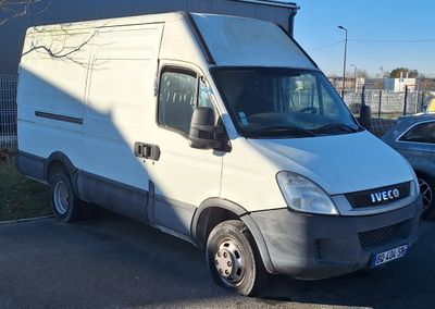 IVECO 35C13, 1 ère mise en circulation 29/06/2011, GO, 8 CV,  215 041  - Photo 1