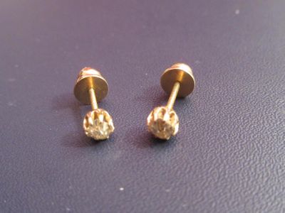 Paire DE Clous D'Oreilles EN OR 18k + Diamants - 1.