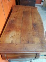 Commode tombeau en merisier ouvrant à trois tiroirs - XVIIIè… (photo 5)
