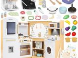 ensemble de cuisine en bois pour enfants avec appareils électroménagers et accessoires, comprenant un micro-ondes, une cuisinière, un four, un évier et d'autres accessoires de cuisine