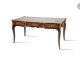 une image représentant une table avec un plateau en marbre et deux tiroirs