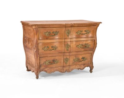 une image représentant une commode en bois surmontée de tiroirs