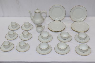 HAVILAND LIMOGES, Service thé-café modèle "IMPERATRICE" en p… - Photo 1