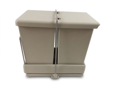 deux poubelles blanches posées l'une à côté de l'autre sur une surface blanche