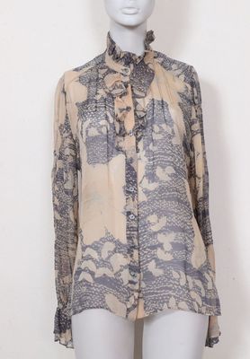 an image of a mannequin mannequin wearing a shirt with a floral pattern