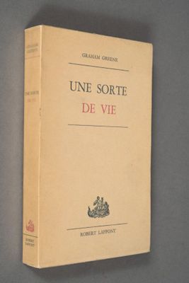 the cover of the book une sorte de vie is on a gray surface