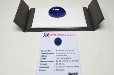 RARE : une importante tanzanite cabochon ovale d'un poids de…