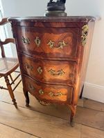 Commode d'entre deux ouvrant par trois tiroirs, en placage d… (photo 5)
