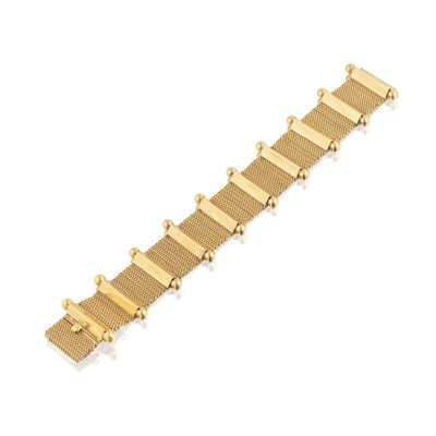 un bracelet en or 18 carats, signé Cartier
