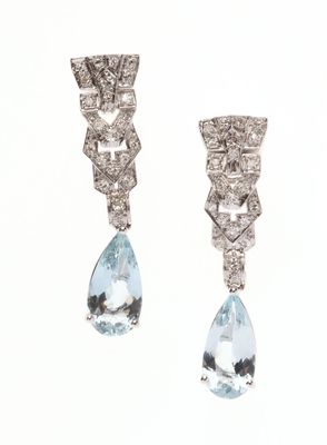 Paire de PENDANTS d'OREILLES en or gris 750 °/°° et platine …