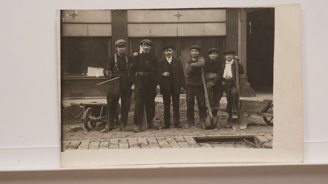 Paveurs creusois : Carte-photo. B.E.
