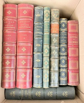 8 volumes reliés du XIXe siècle, dont: Histoire d'Angleterre…