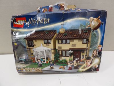 a box of lego harry potter ' s house on the table
