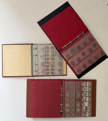 several different types of binds are lined up on a table