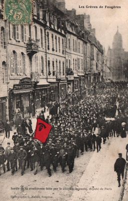 CPA : Fougères (Ille-et-Vilaine 35)- Grèves de Fougères, sor…
