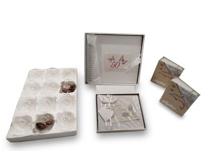 une boîte de chocolats sur laquelle figure l'image d'un chien