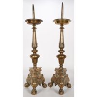 GRANDE PAIRE DE PIQUE-CIERGES LOUIS XIII en bronze patiné à … (photo 2)