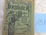 un vieux livre sur lequel figure l'image d'un agriculteur