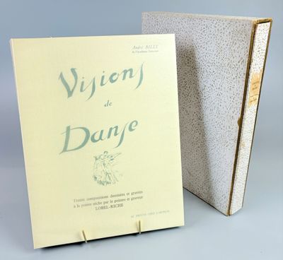 deux livres posés l'un à côté de l'autre sur une table