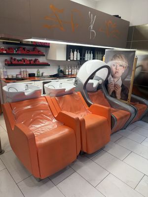 Quatre bacs à shampoing dont deux avec hairspa musique et couleurs - Photo 1