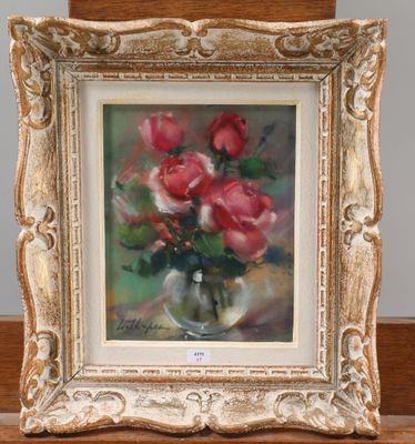 une peinture de roses dans un vase sur une table