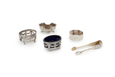 LOT en argent, poinçon Minerve, comprenant : - Paire de sale…