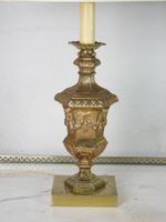 PAIRE DE LAMPES en bronze ciselé et doré en forme de vase su… (photo 2)