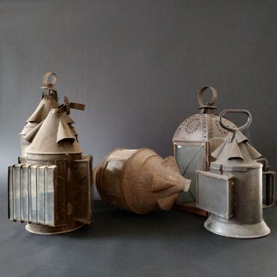 Cinq grandes lanternes en tôle, XIXe - Photo 1