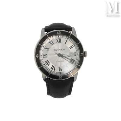 une image d'un gros plan d'une montre-bracelet avec des chiffres romains
