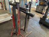 une grande machine installée dans un bâtiment