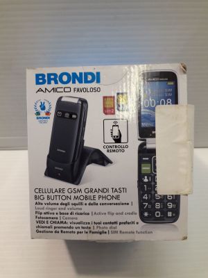 emballage d'un téléphone portable tout neuf dans une boîte